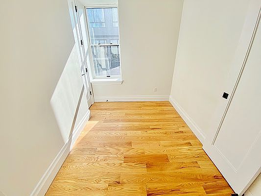 4th image of 232 Tompkins Ave #3B