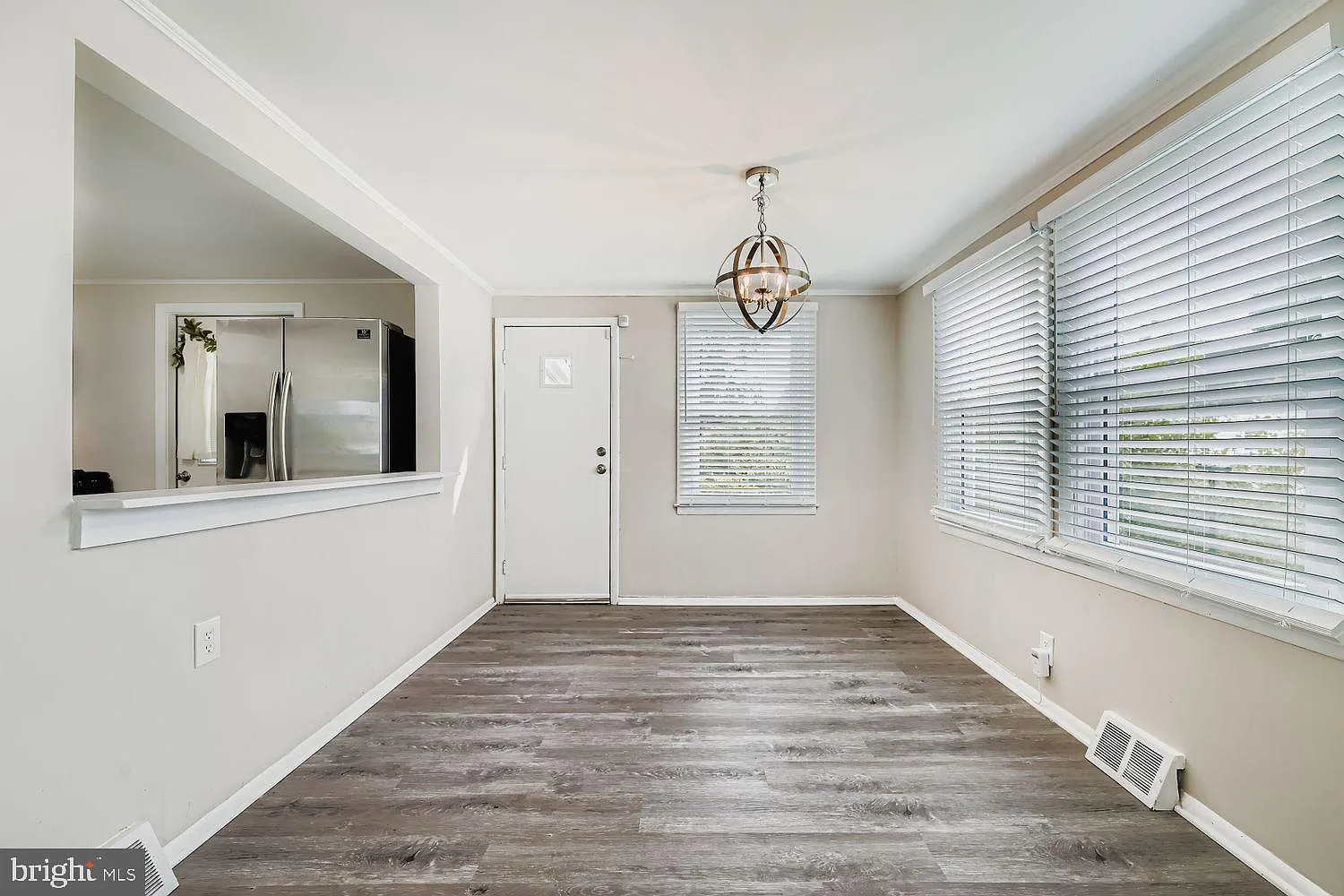 3 bed, 1.5 bath, 1884 sqft, $2,800 — Photo 3