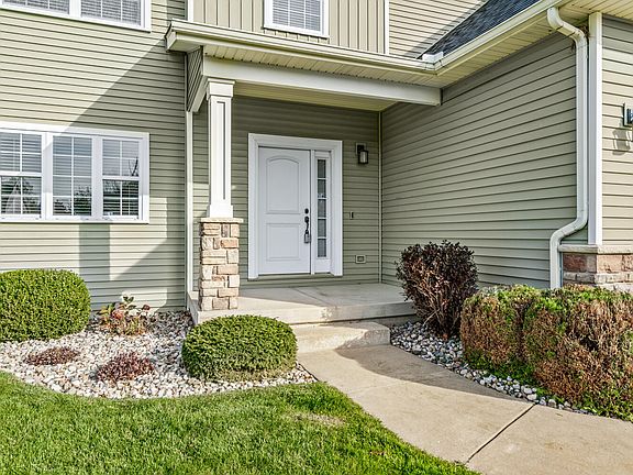 3rd image of 4701 Bahama Ln
