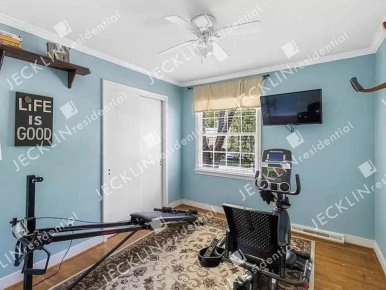 8410 Freestone Ave — Photo 13