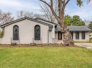 8900 W Bottsford Ave, Greenfield, WI 53228