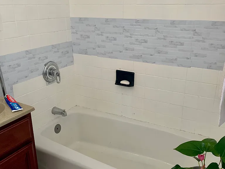 4011 Kings Hwy #4R — Photo 7