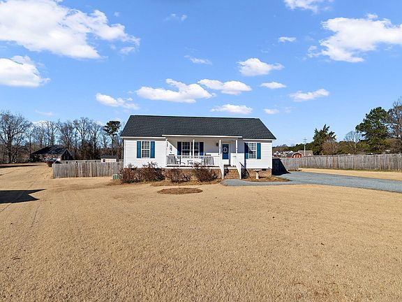 5th image of 60 Applecross Dr