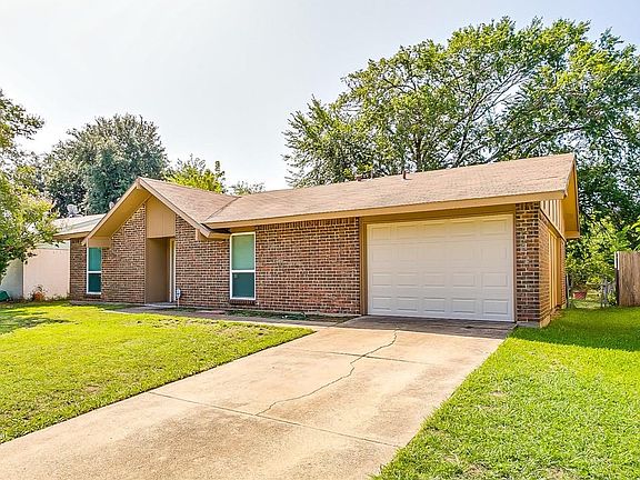 3rd image of 1017 Las Palmas Dr