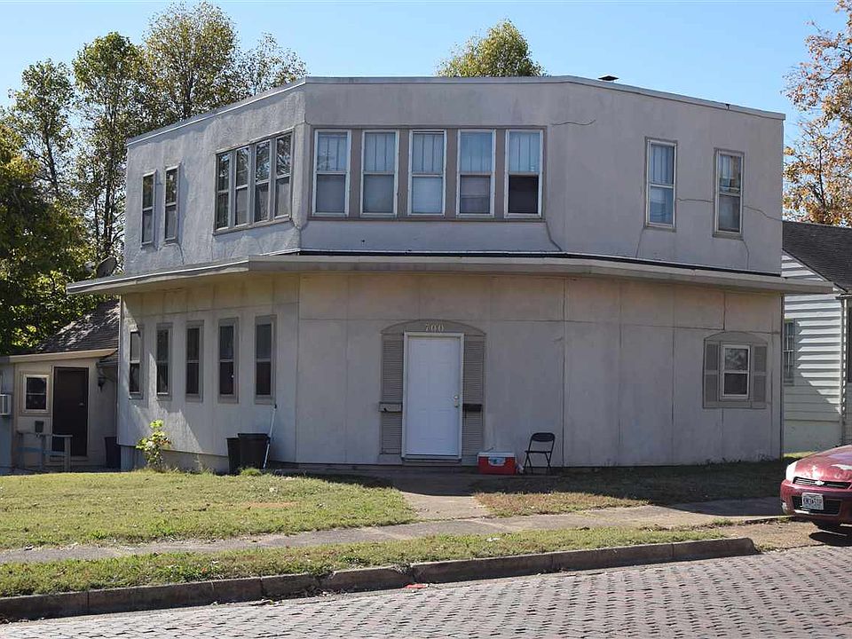 1st image of 700 Vine St