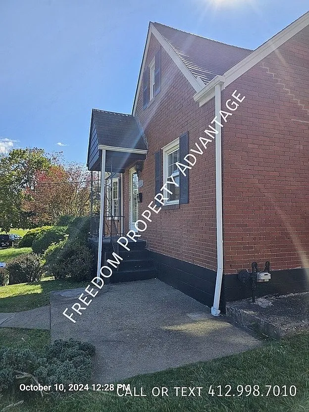 3 bed, 1200 sqft, $1,800 — Photo 2