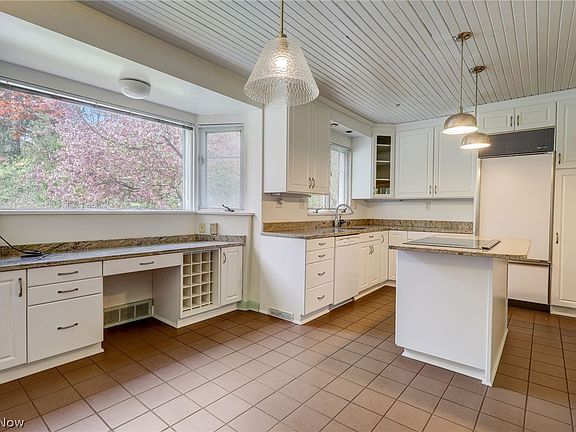 4th image of 80 Mill Hollow Dr