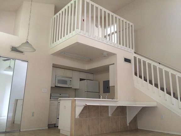 Loft/Kitchen