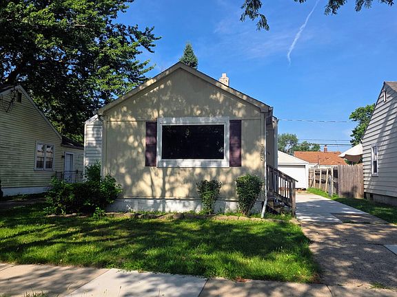 2nd image of 3892 18th St