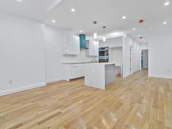 4th image of 8762 124th St