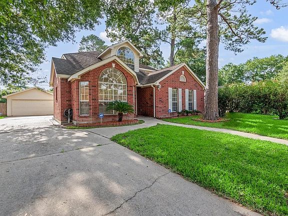 3rd image of 13310 Queensride Ln