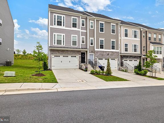 2nd image of 1076 Overlook Way