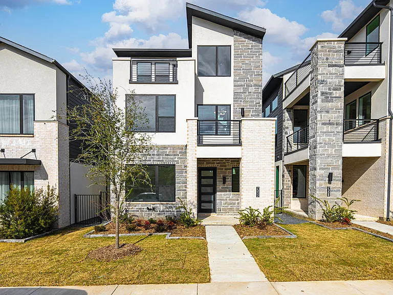 7312 Collin McKinney Pkwy — Photo 1