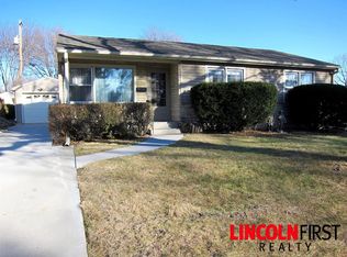 5920 Gillan Rd, Lincoln, NE 68505