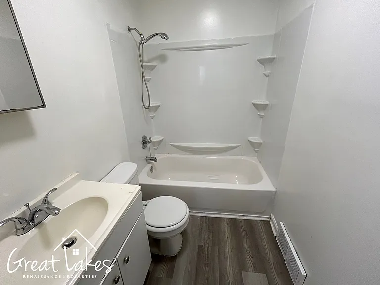 23503 Bolam Ave — Photo 11