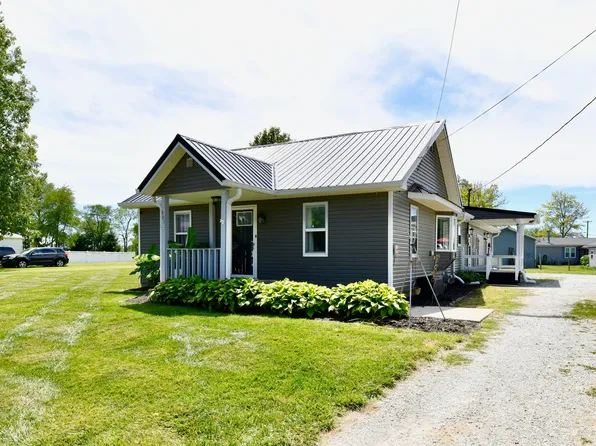 807 S 8th St, Frankton, IN 46044