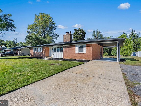 2nd image of 305 River Bend Rd
