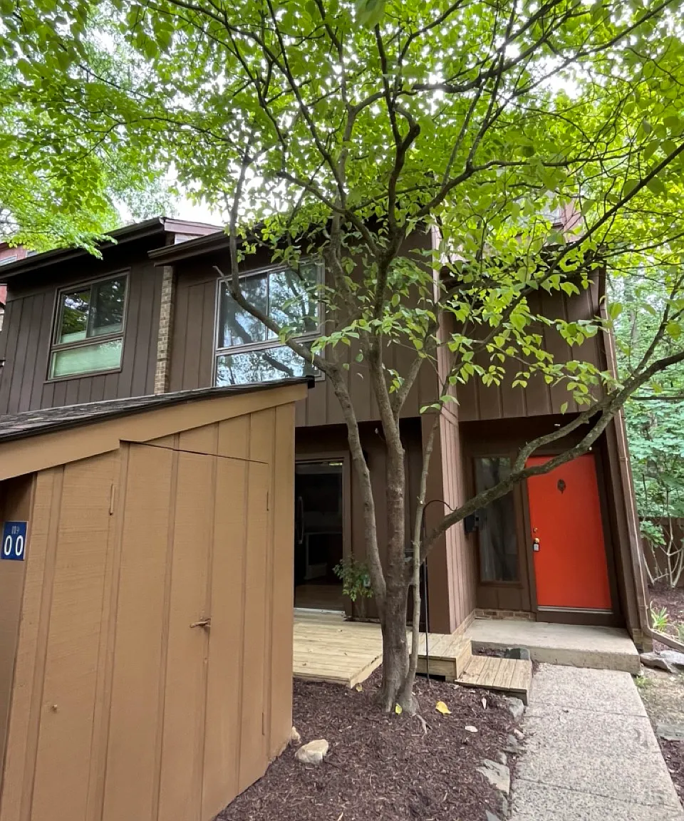 3 bed, 2.5 bath, 1729 sqft, $3,700 — Photo 3