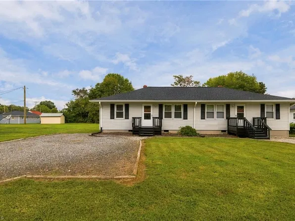 1405 Glenside Dr, Greensboro, NC 27405
