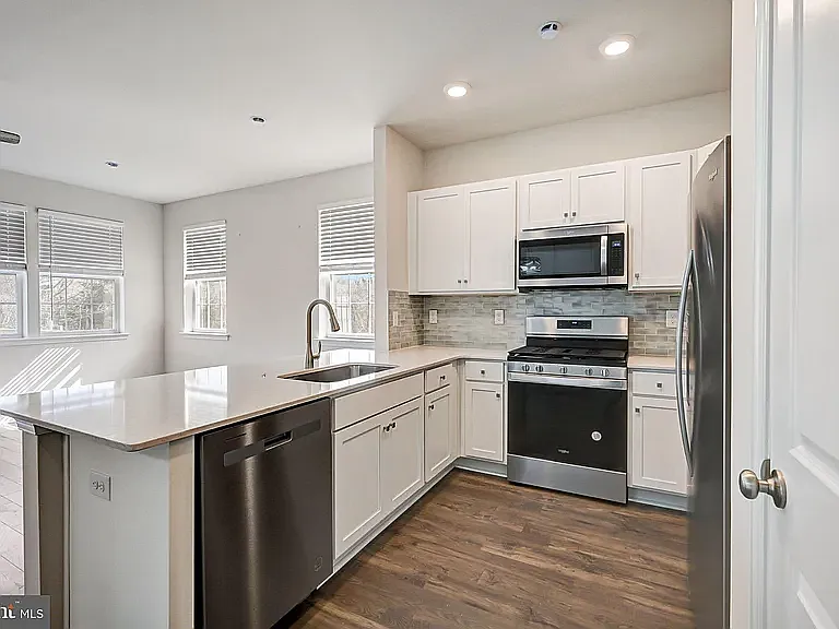 237 Mazzeo Dr — Photo 8