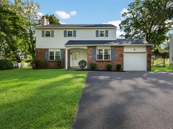 448 W Bristol Rd, Southampton, PA 18966