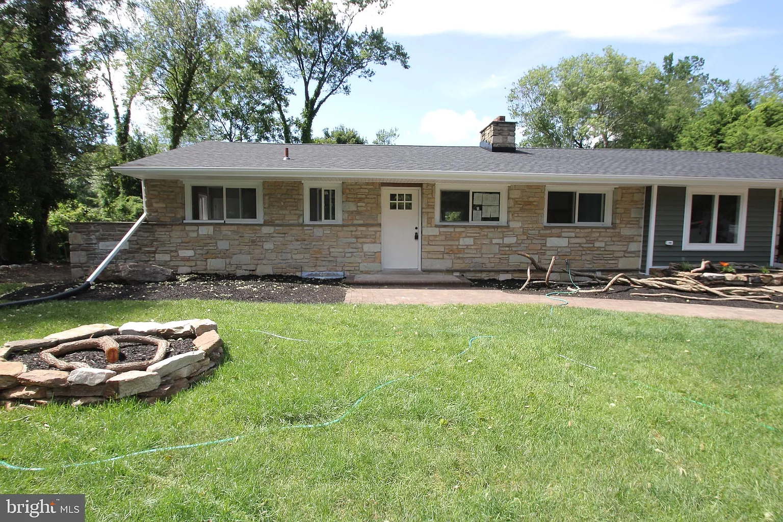 2620 Arrowhead Dr photo 1