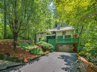 105 Chestnut Cir, Lake Lure, NC 28746
