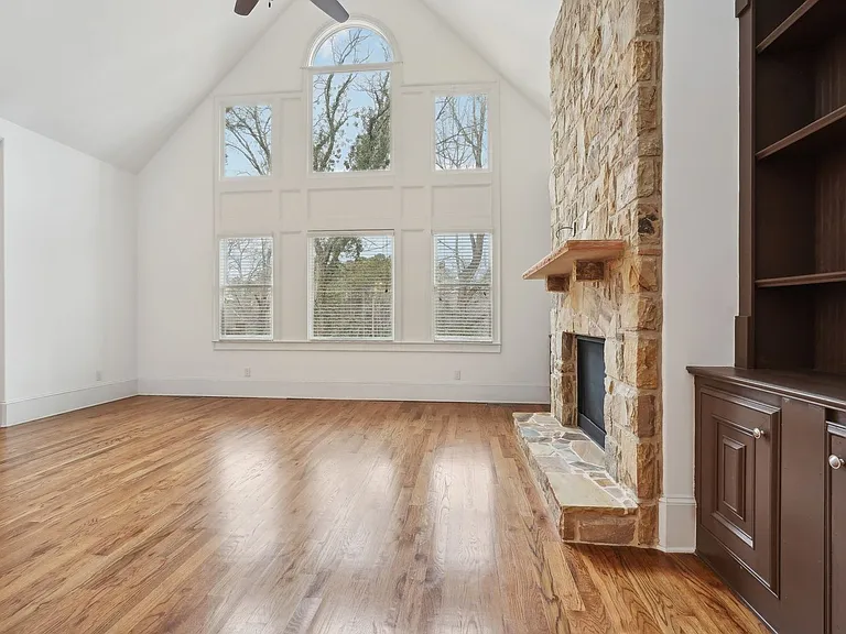 343 Summer Garden Dr — Photo 19
