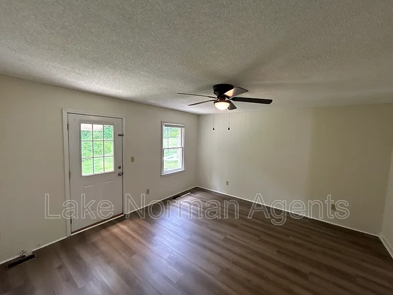 4709 Grassy Creek Rd — Photo 16