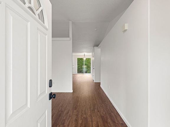 4th image of 16802 NE 31st Way