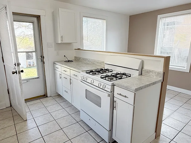 3421 Rebecca St — Photo 1