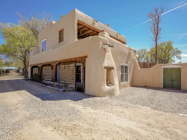 17 Valerio Rd, Ranchos De Taos, NM 87557