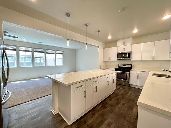 5th image of 5341 Calle Rockfish Unit 82
