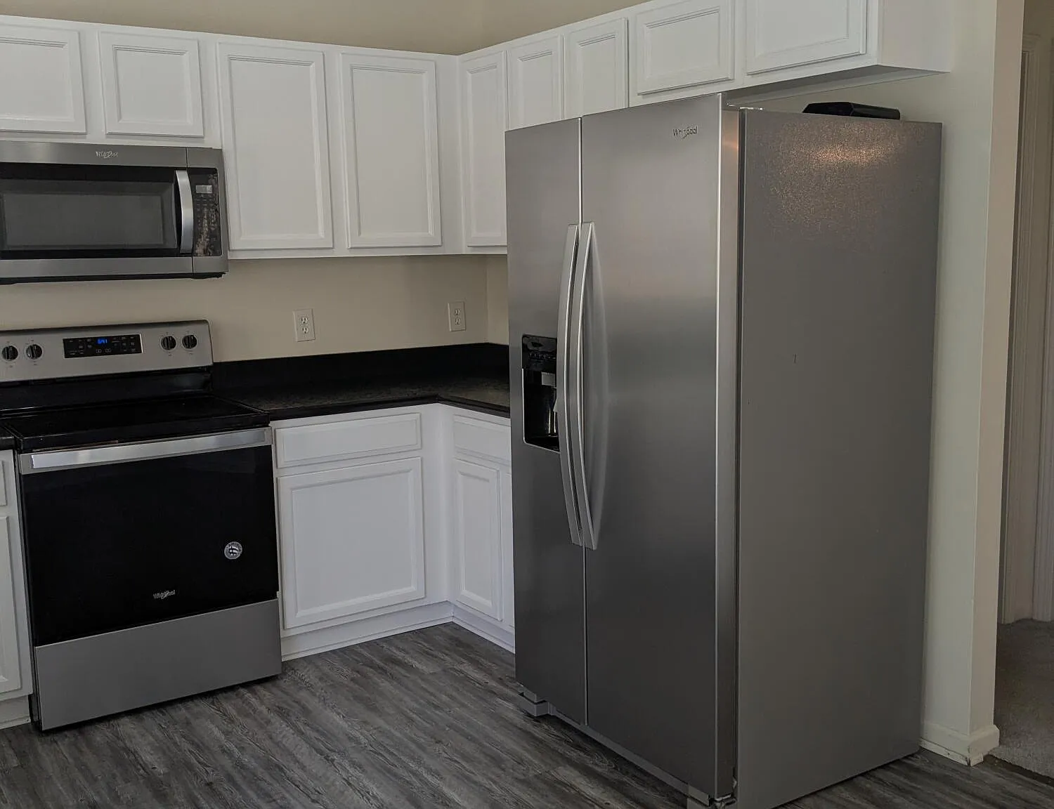 3 bed, 2.5 bath, 1558 sqft, $2,195 — Photo 2