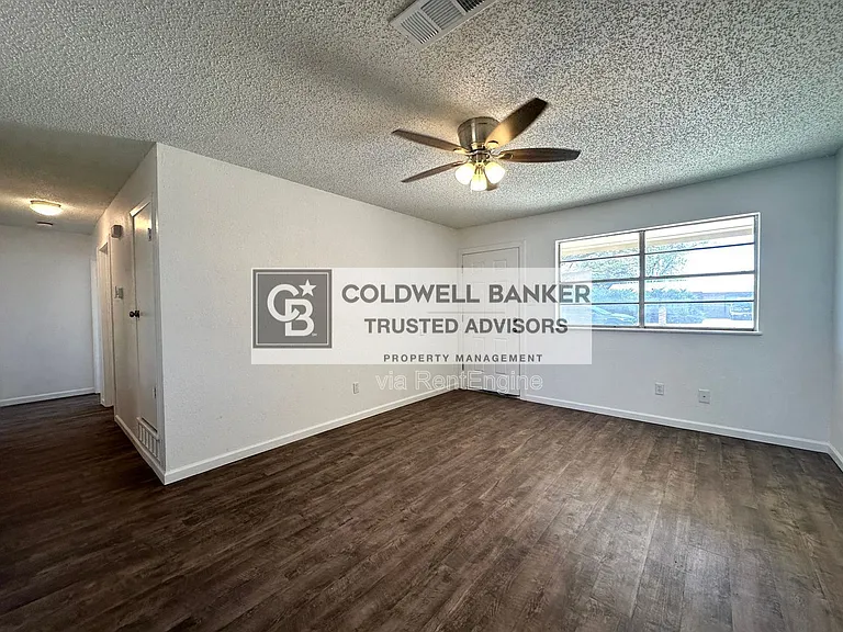 4506 Itasca St — Photo 3