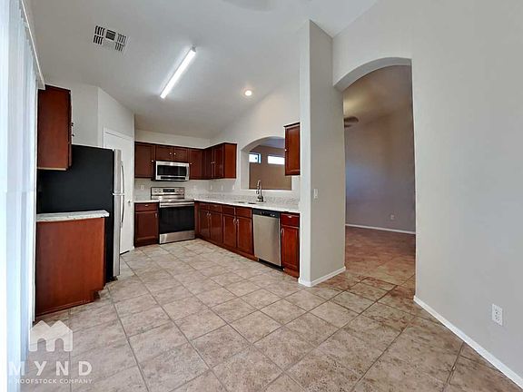 4th image of 12418 W Valentine Ave