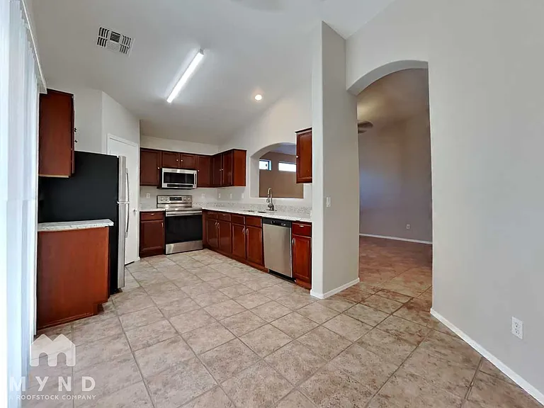 12418 W Valentine Ave — Photo 6