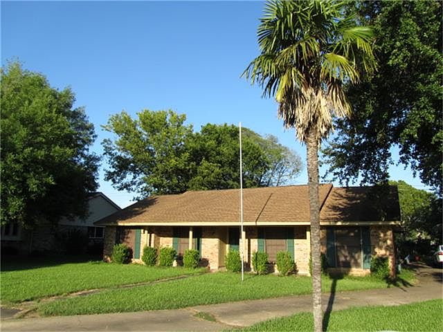 1st image of 107 Honeysuckle St