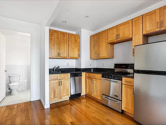 4th image of 2167 2nd Ave APT 7B