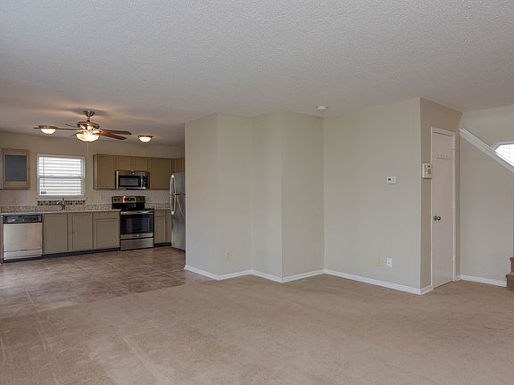 4th image of 9156 Wandflower Dr