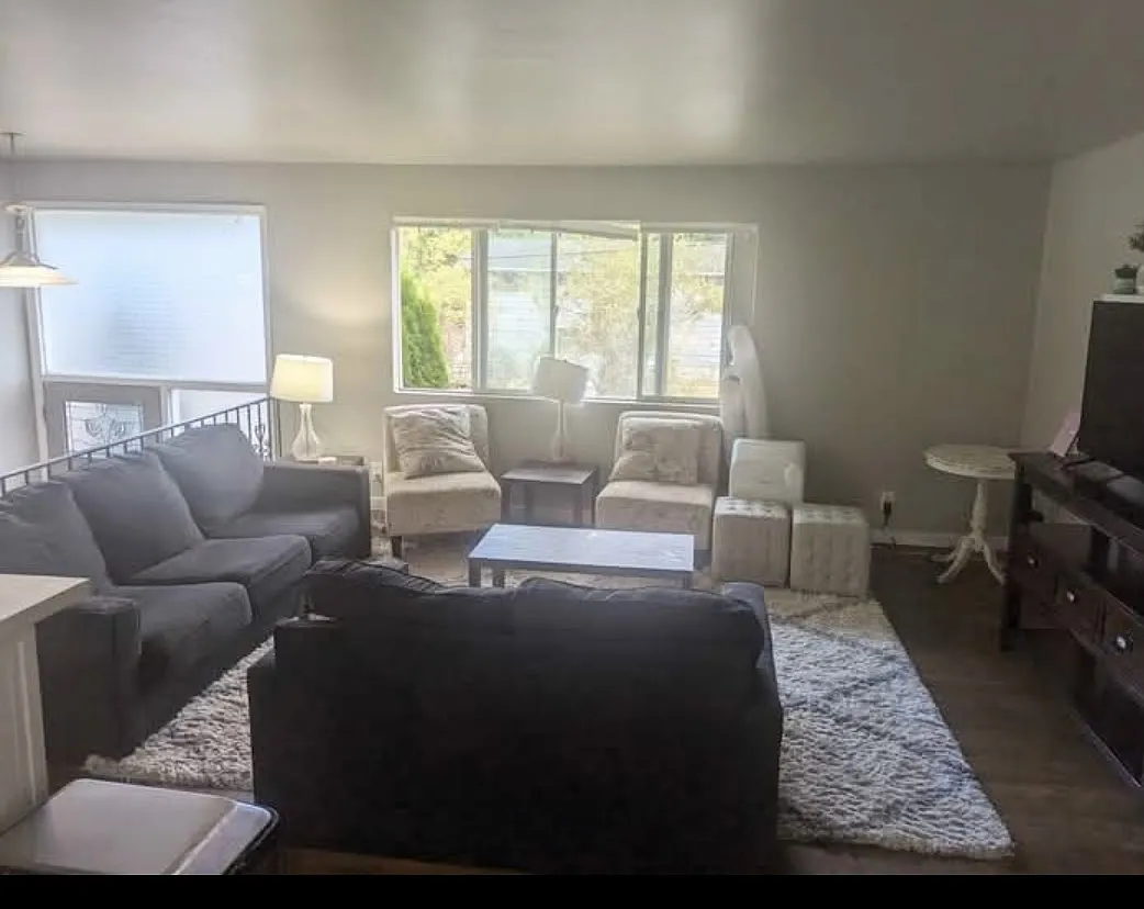 2 bed, 1020 sqft, $2,000 — Photo 3