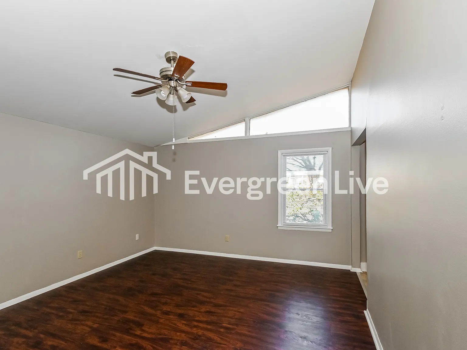 3 bed, 2.0 bath, 1334 sqft, $1,245 — Photo 4