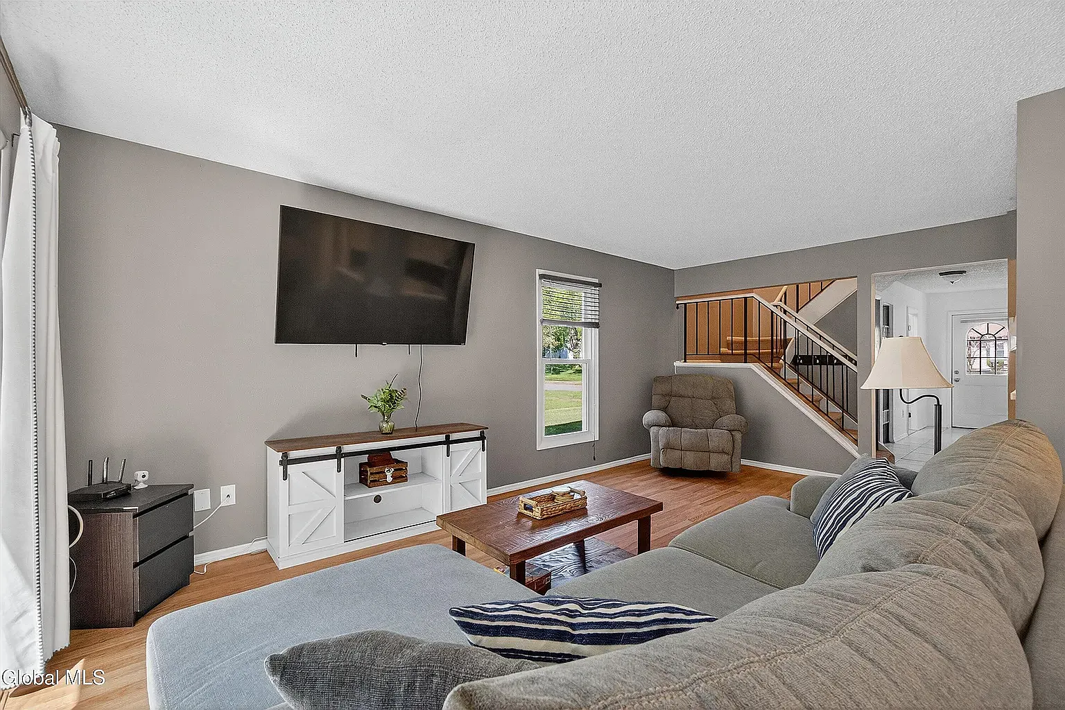 3 bed, 1479 sqft, $2,700 — Photo 3