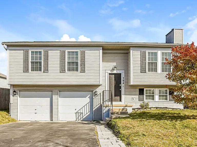 794 Wallinger Dr — Photo 1