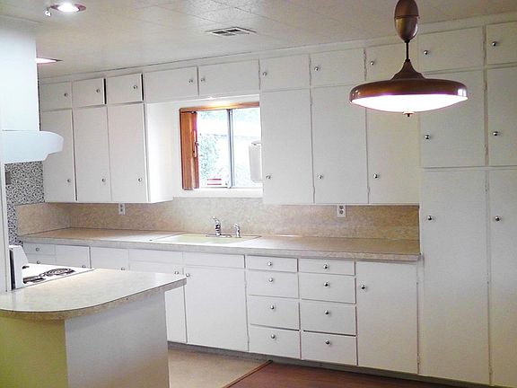 Wall to Wall Kitchen Cabinets