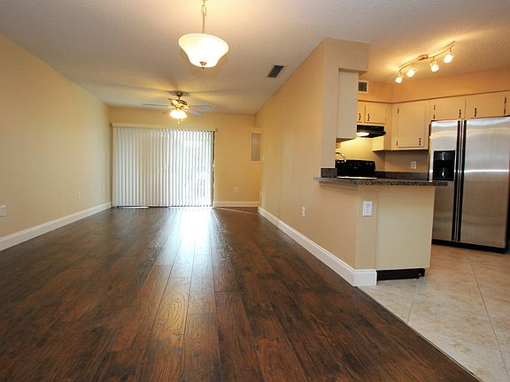 5th image of 3638 Southpointe Dr #L-4