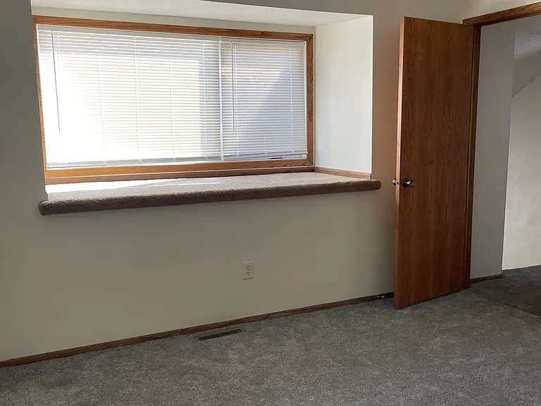 14223 Hayes Rd — Photo 10