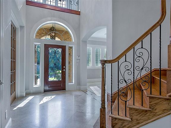 4th image of 20707 Kings Crown Ct