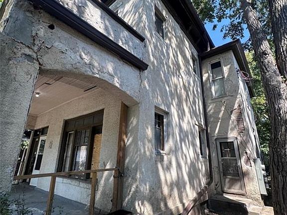 2nd image of 1572 Wayne Ave