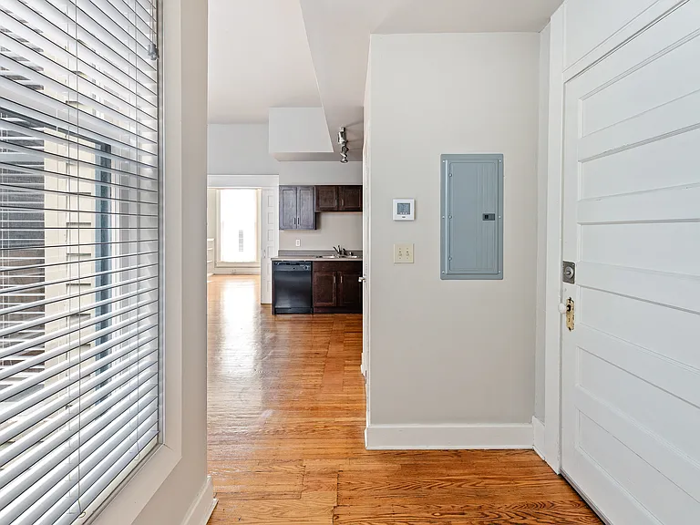 566 S 4th St #405 — Photo 9